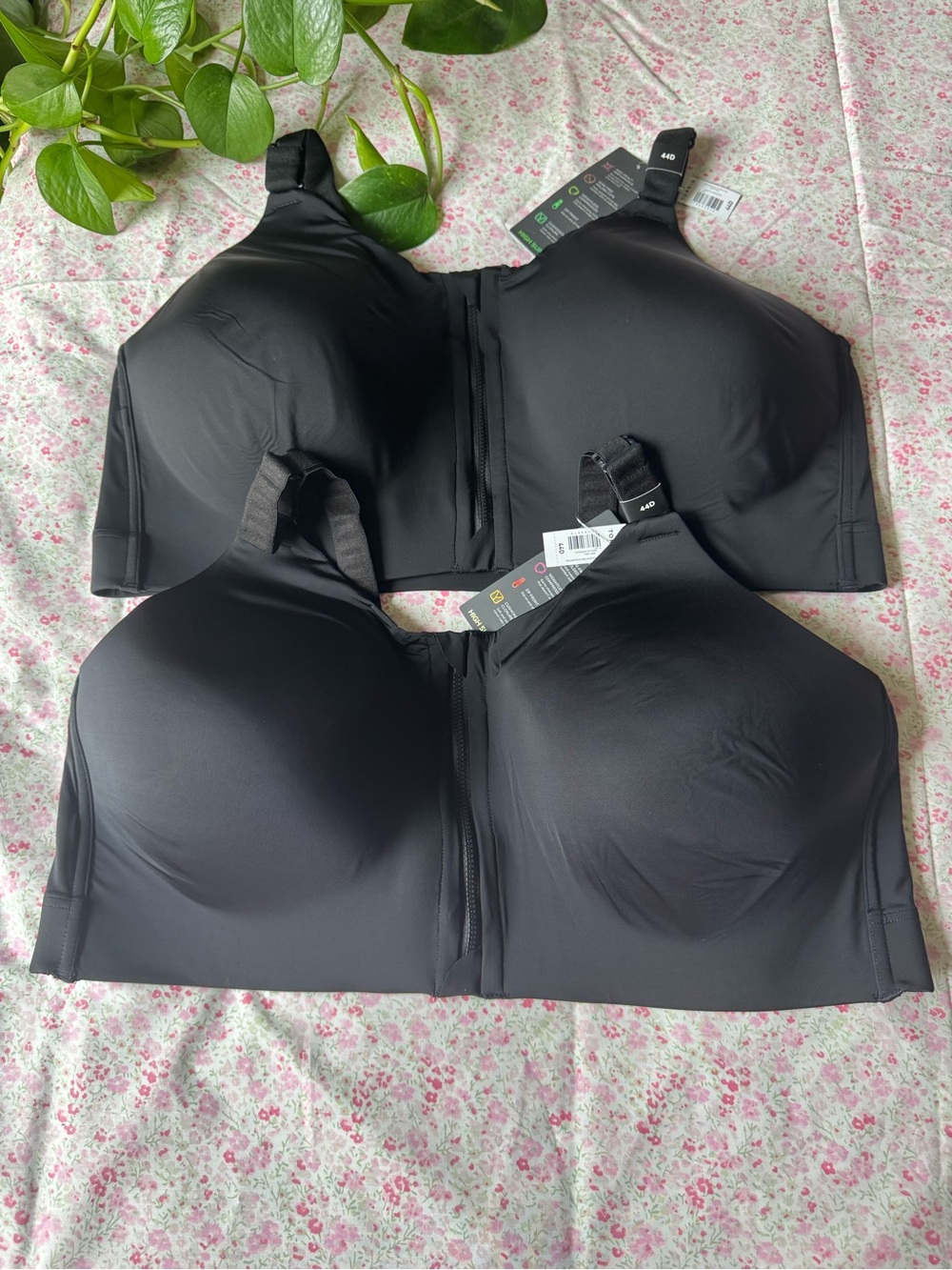 Wireless Front-Zip Sports Bra in Black Size 44D Set of 2